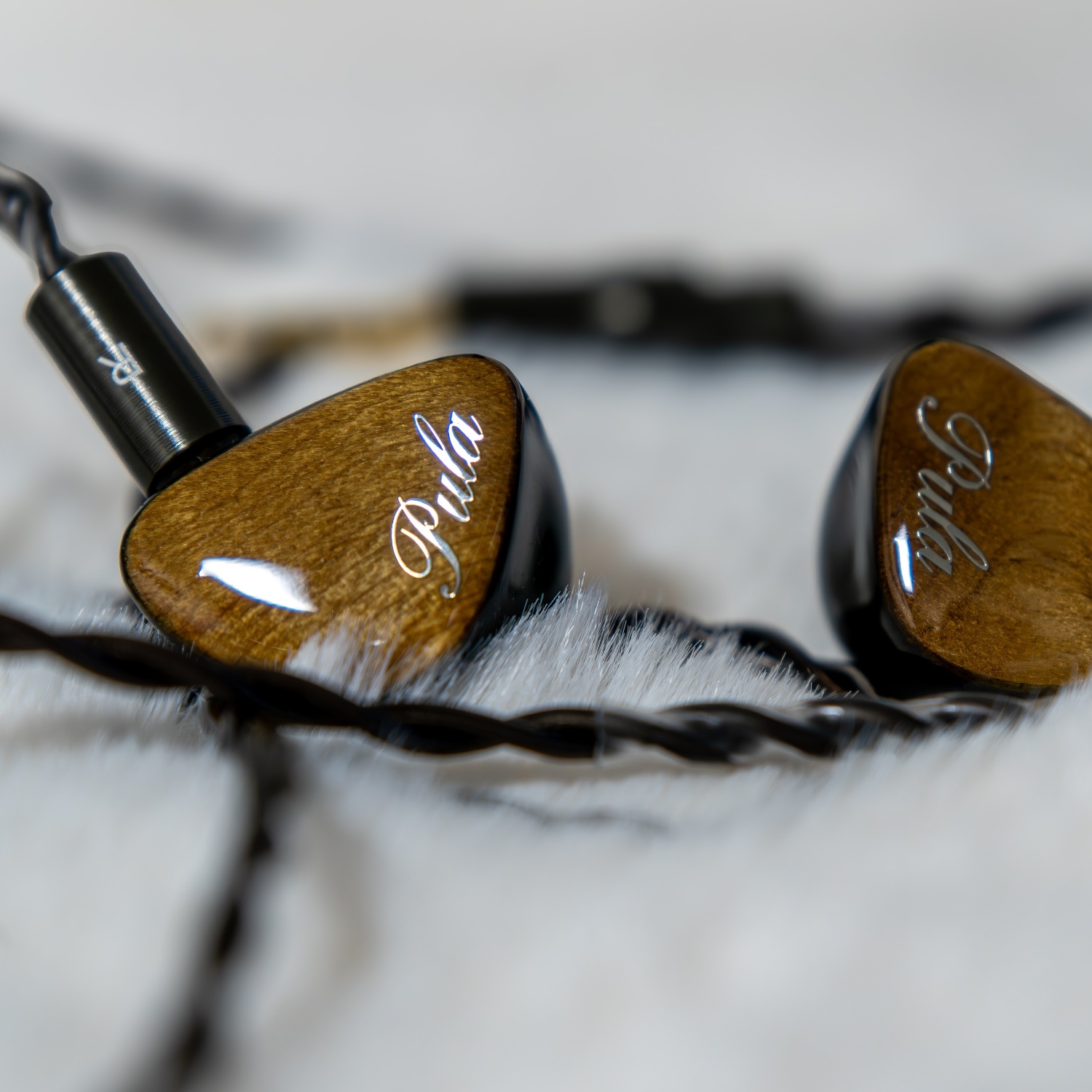 PULA ユニクロムメッキベリリウムダイナミックドライバー搭 - Planar Magnetic Iem Earphones のレビューと価格